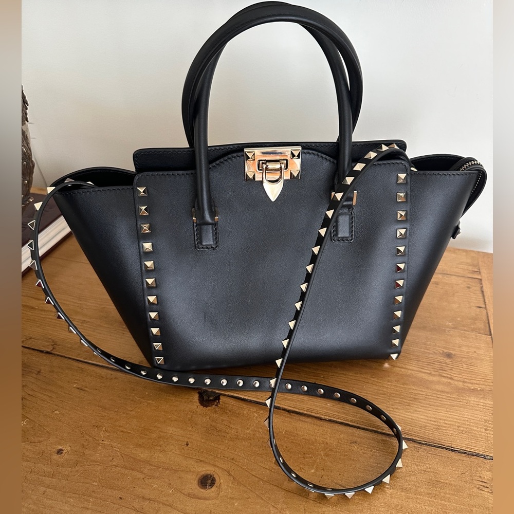 VALENTINO GARAVANI 
Vitello Small Rockstud Double Handle Tote Black